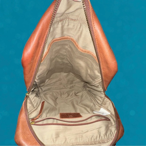 NWOT! ANABABLISH TOOLED LEATHER BACKPACK - Picture 9 of 11